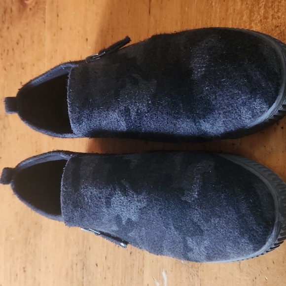 Soul Naturalizer Sneakers Womens size 8W Turner slip on faux fur camo Winter - Picture 2 of 9